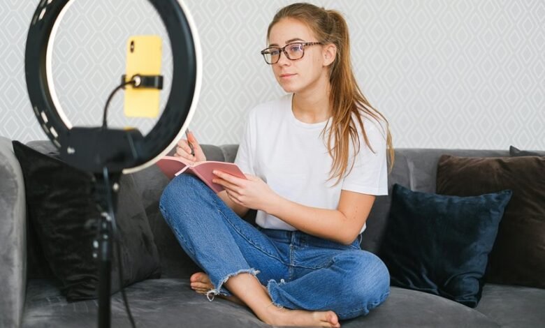 online influencer lifestyle explained